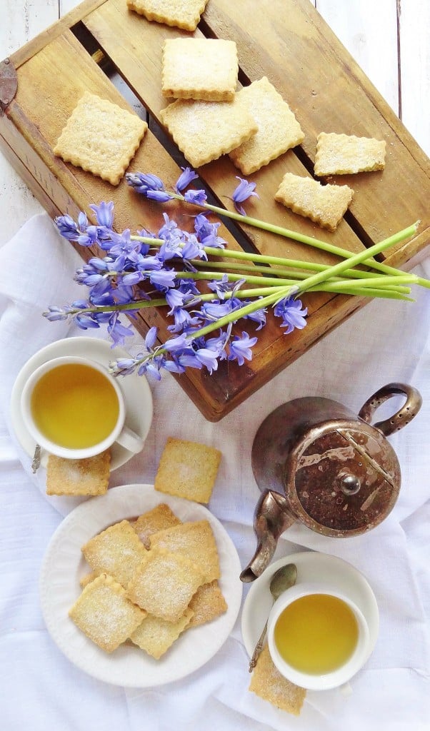 Chamomile tea and lemon shortbread cookies - Domestic Gothess