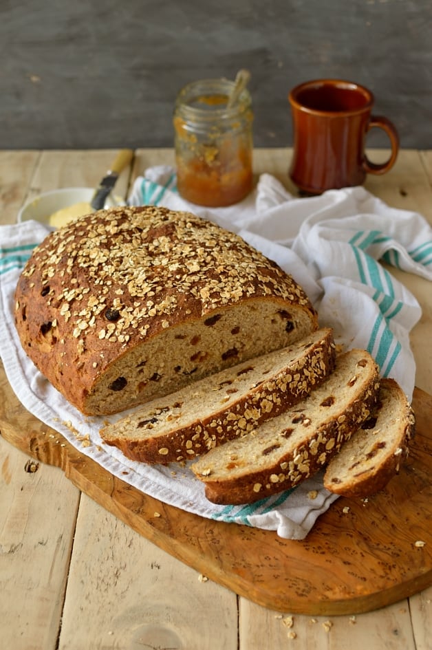 Muesli bread, hearty, healthy and filling - Domestic Gothess