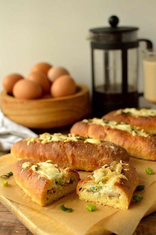 Garlic mushroom and cheese baked egg bread boats - Domestic Gothess
