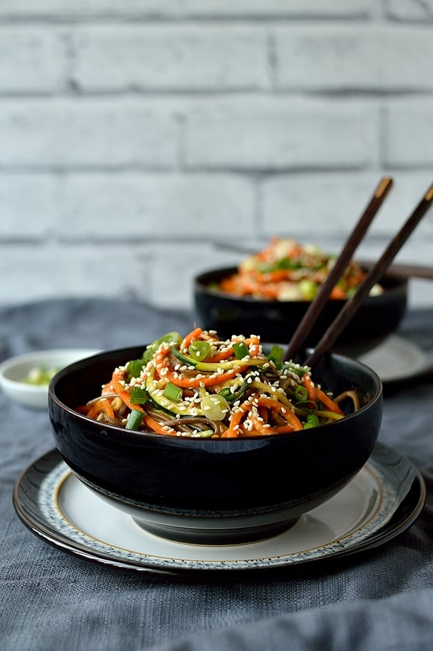 Colourful spiralzed vegetable noodle bowls with creamy peanut sauce - healthy, nutritious and super delicious