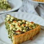 Spinach, ricotta and feta cheese quiche (Greek spanakopita tart)