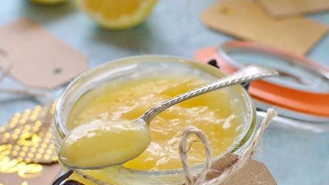 Easy vegan lemon curd recipe - egg and dairy free lemon curd that is sweet, creamy, intensely lemony, totally addictive and ready in under ten minutes!