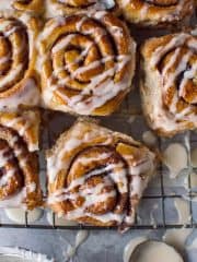 vegan wholewheat maple cinnamon buns - incredibly good cinnamon rolls flavoured with maple syrup that just so happen to be vegan too!