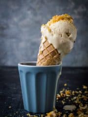 Hazelnut praline ice cream – rich and creamy vanilla ice cream filled with pieces of delectable hazelnut praline. Delicious all year round!