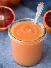 Vegan blood orange curd - this fruit curd is quick and easy to make, super smooth, delicious and very versatile! Great for breakfast or for using in desserts. #vegan