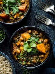 Chickpea, sweet potato and spinach curry - this healthy vegan curry is quick and easy to make, tastes delicious and makes for a very hearty meat-free meal. #vegan #curry #plantbased