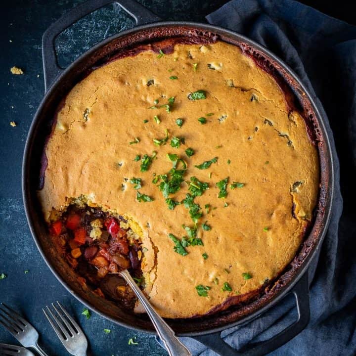 Vegan Chilli Cornbread Pie - Domestic Gothess