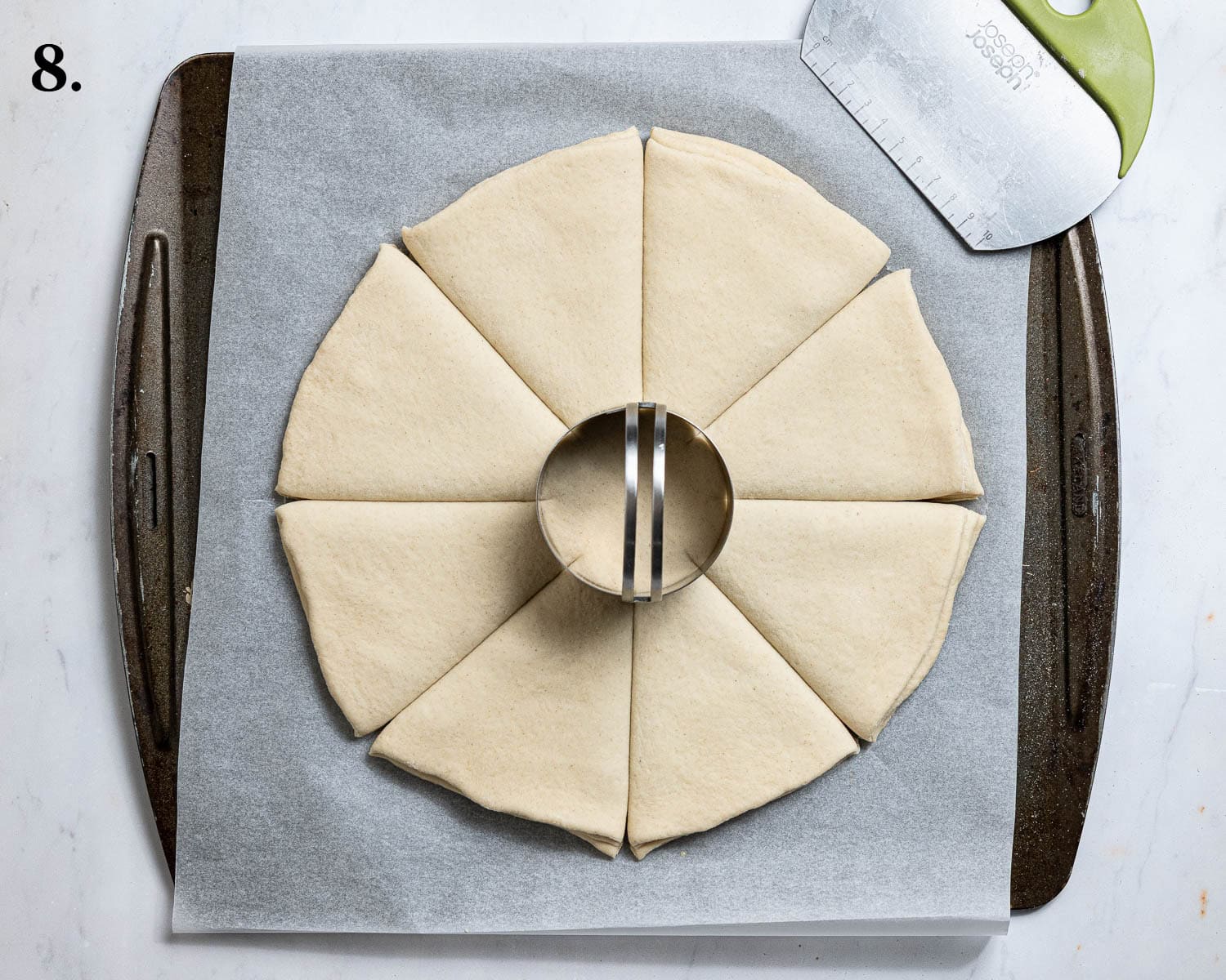 Step 8, the dough divided into eighths.