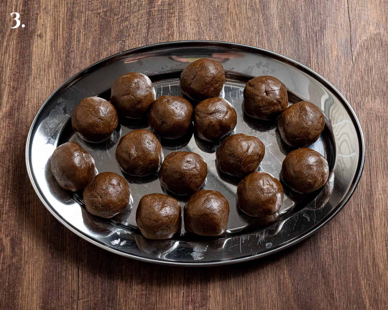 Step 3, the dough rolled into balls.