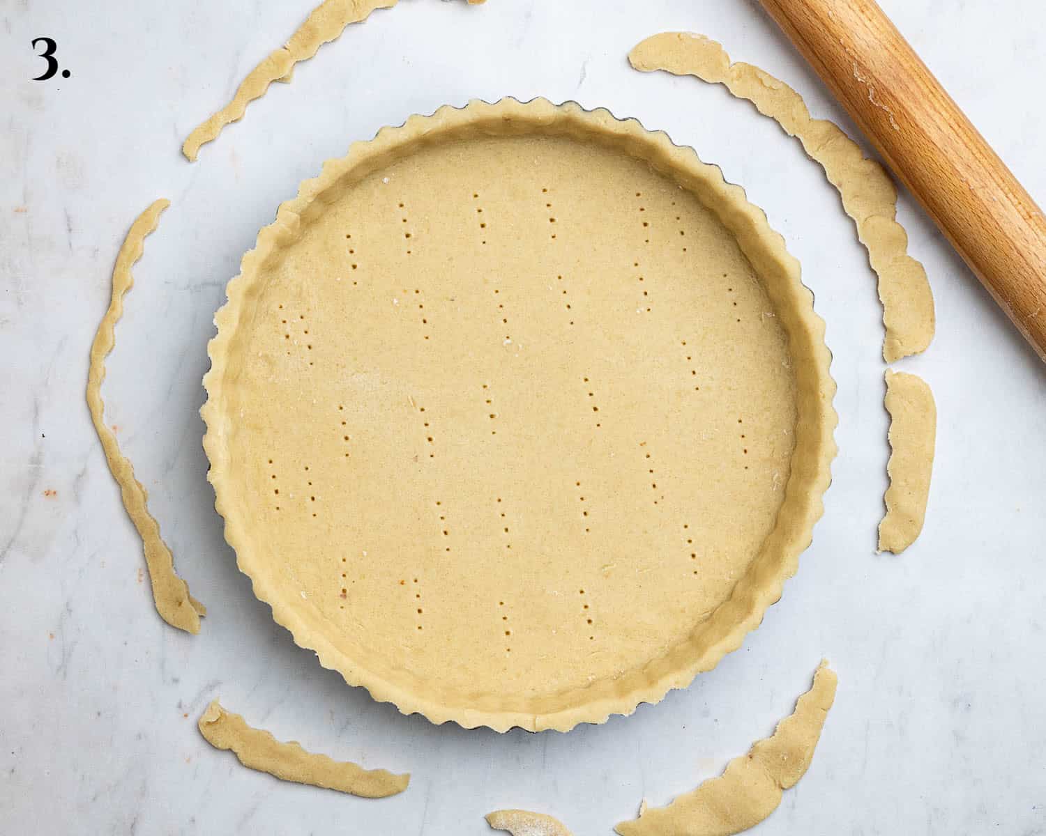 Step 3, the tart tin lined with the pastry.