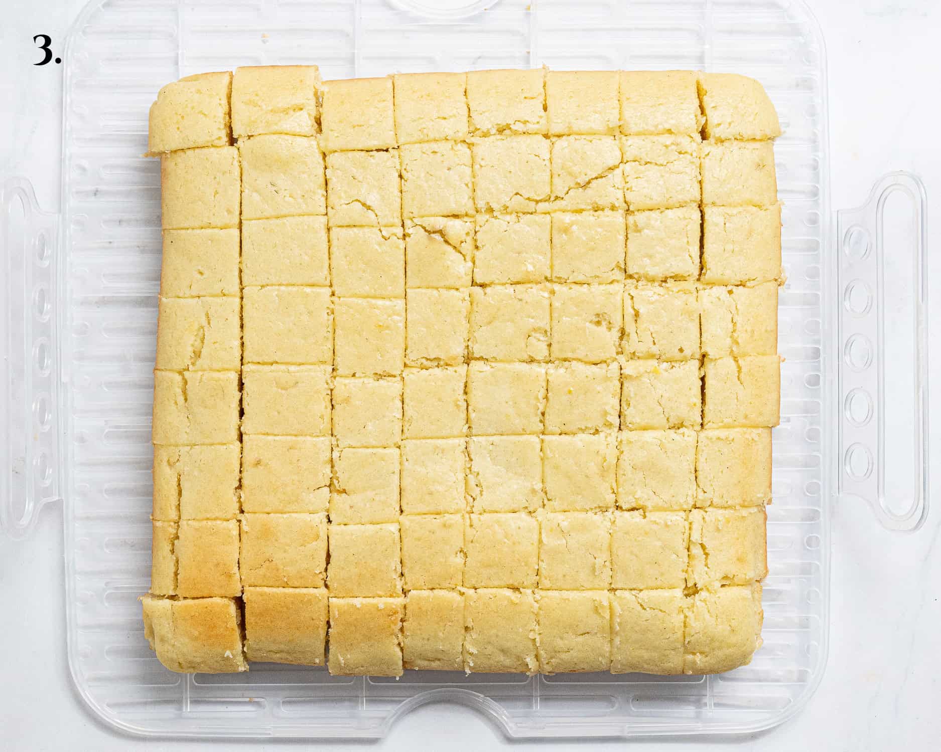 Step 3, the cake cut into cubes.
