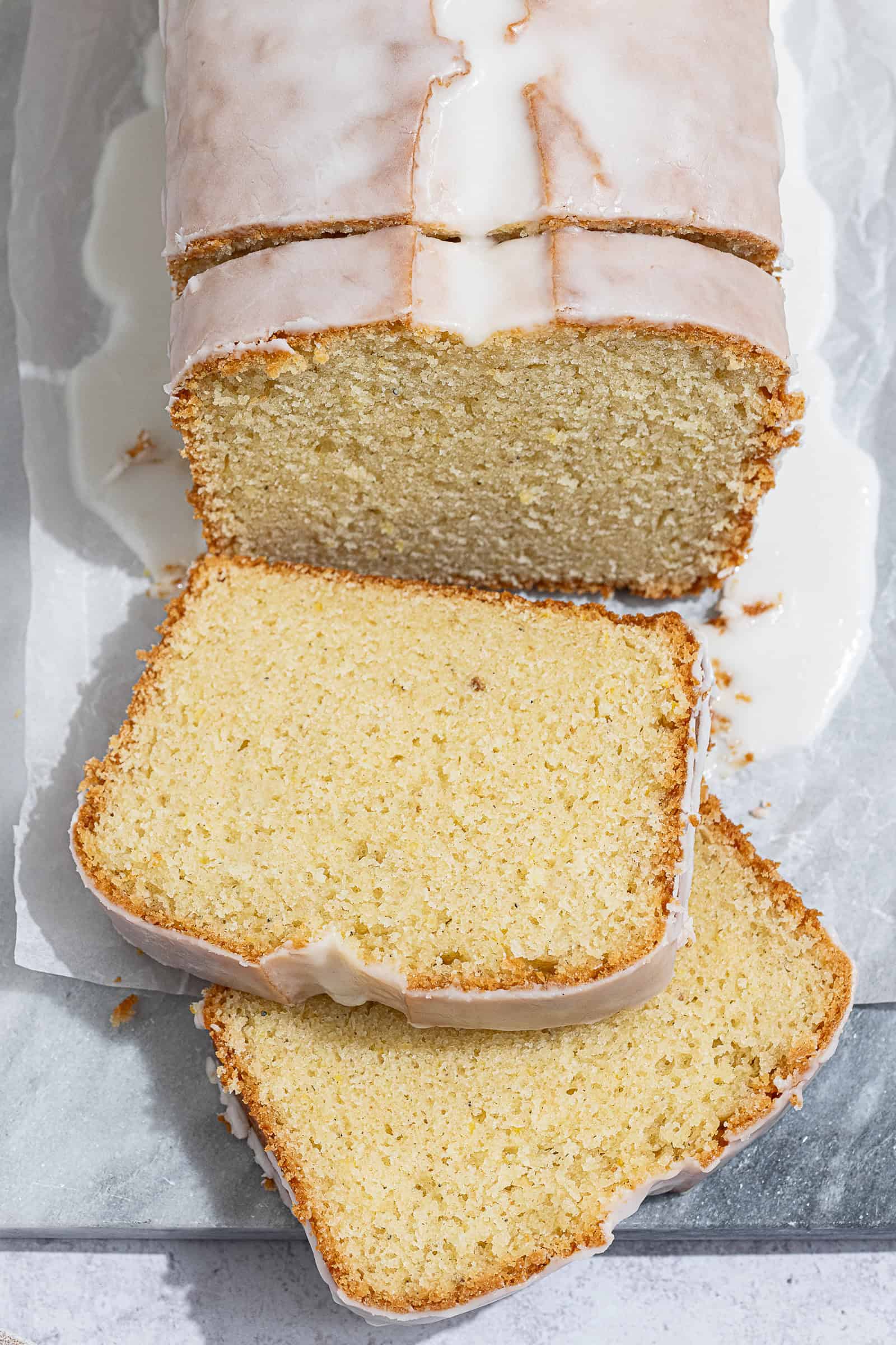 Close up of the sliced pound cake.