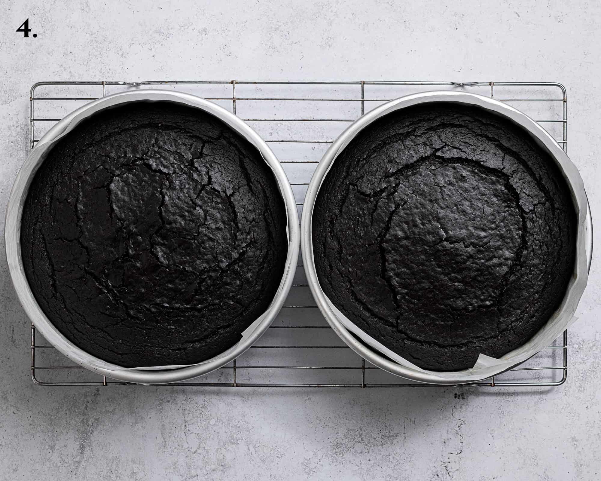 Step 4, the baked cakes in the cake tins.